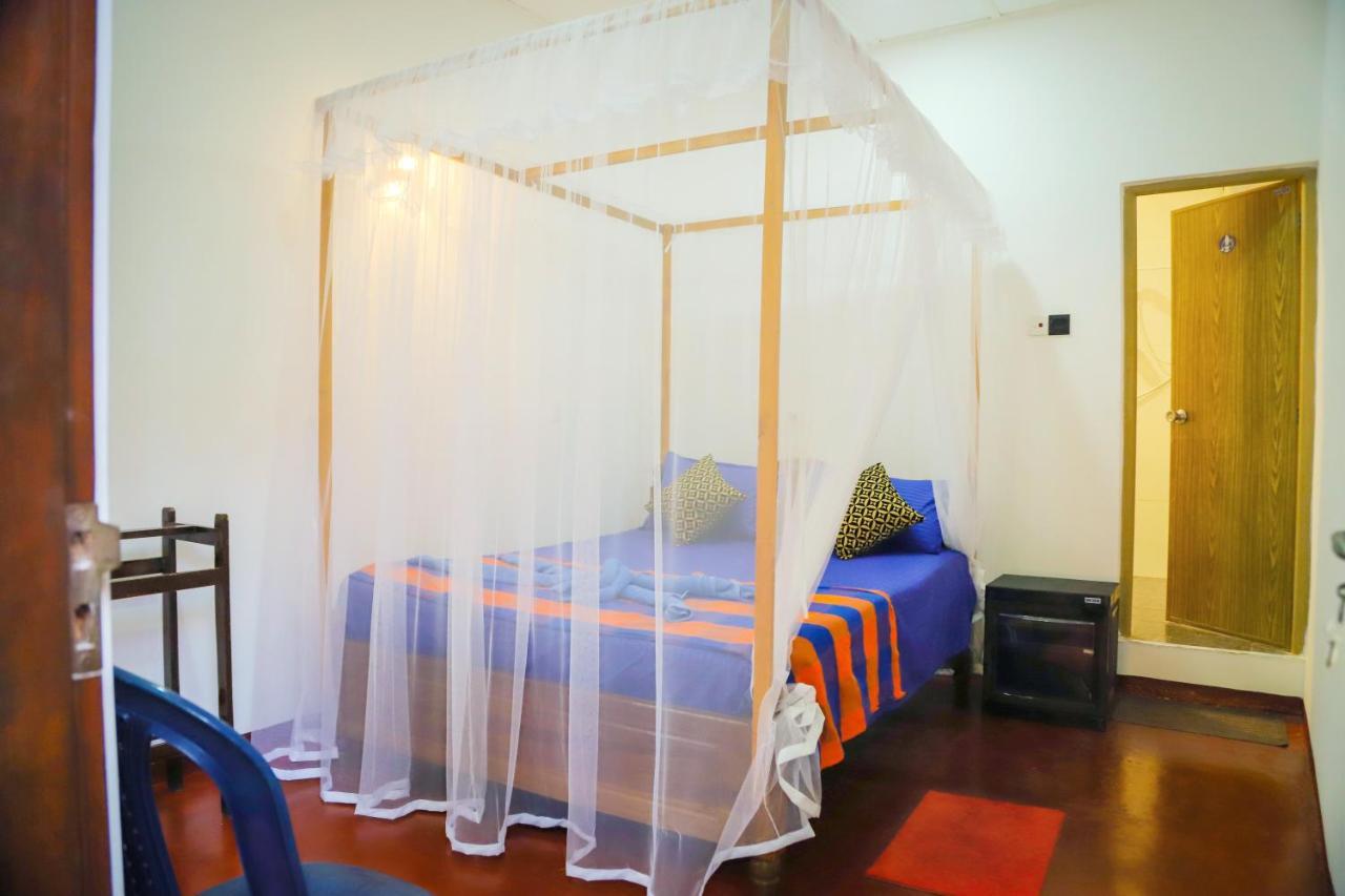 Bed and Breakfast Mango Shade Мирисса Экстерьер фото
